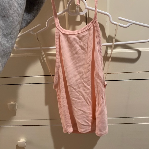 Pink halter crop - Picture 3 of 3